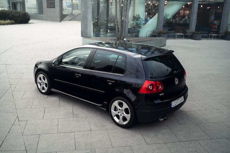 Volkswagen Golf V – wysoki komfort, znakomite właściwości jezdne i więcej wersji nadwoziowych